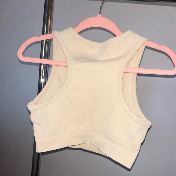 Aerie Offline Workout Set - Picture 4 of 7